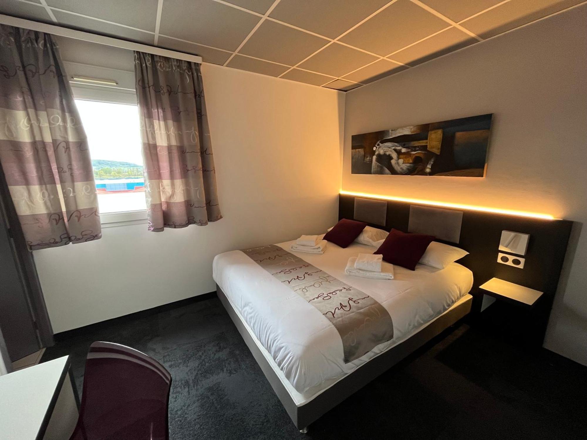 Brit Hotel Le 沃苏勒 外观 照片