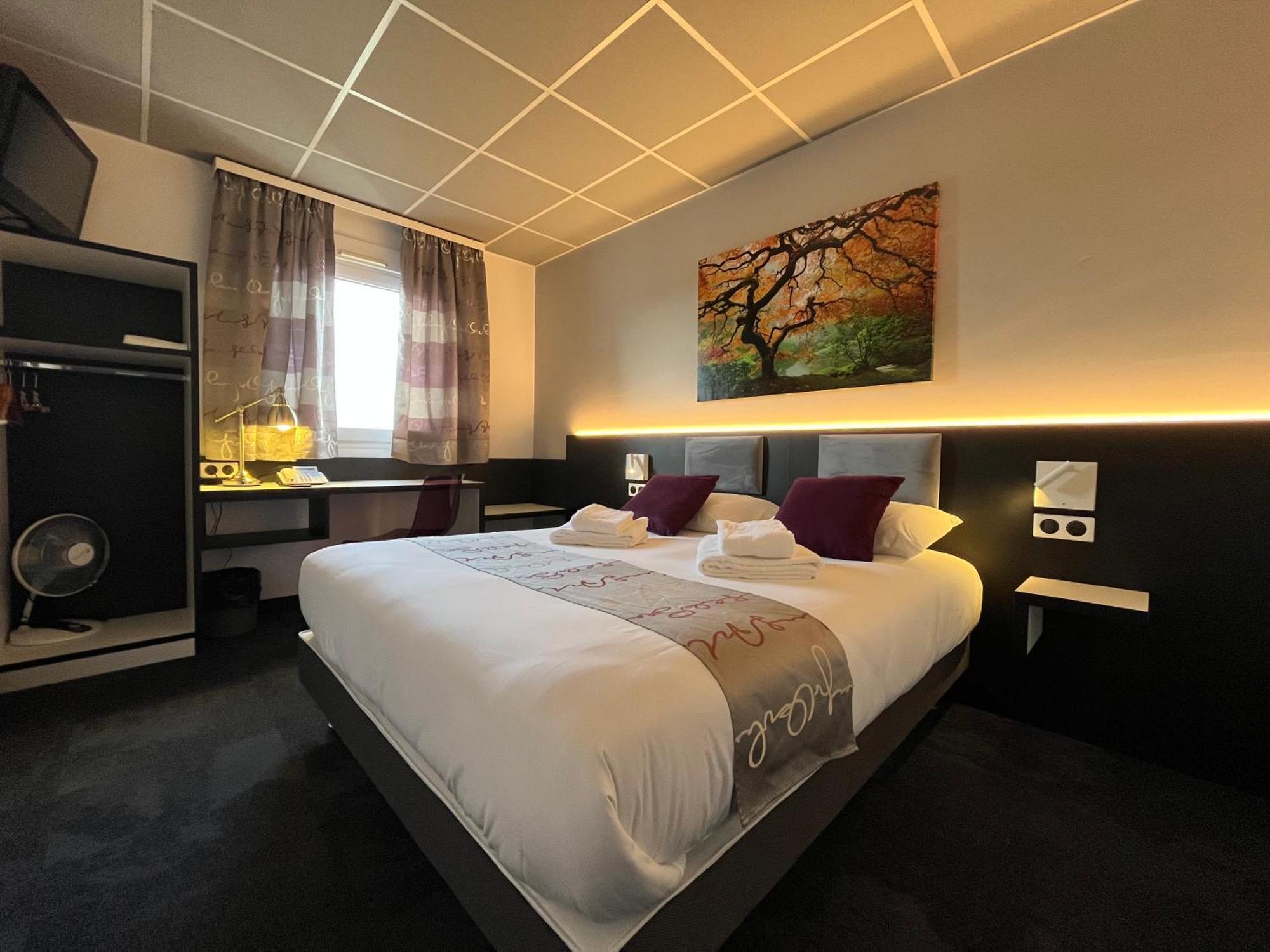 Brit Hotel Le 沃苏勒 外观 照片