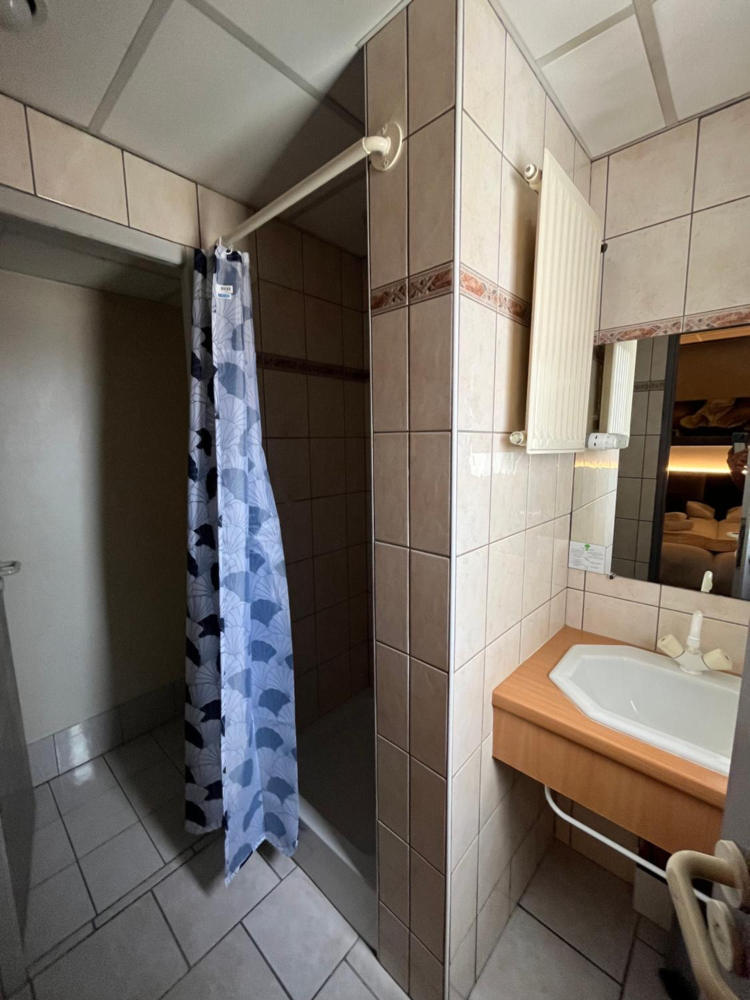 Brit Hotel Le 沃苏勒 外观 照片
