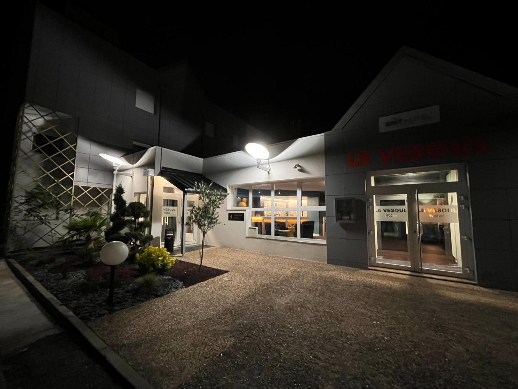 Brit Hotel Le 沃苏勒 外观 照片