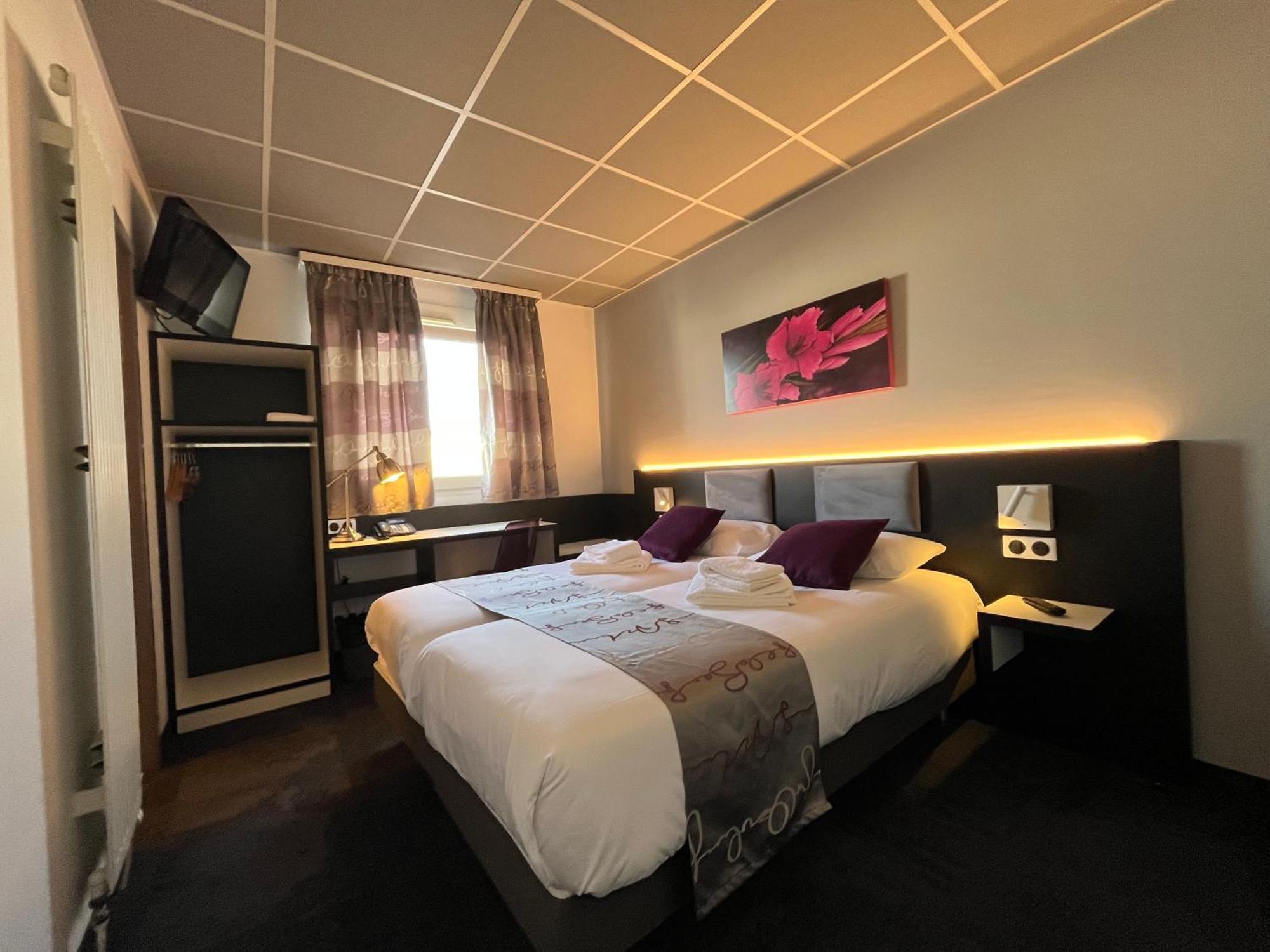 Brit Hotel Le 沃苏勒 外观 照片